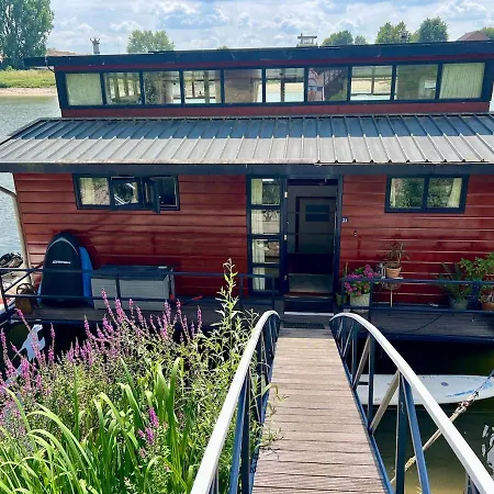 Chic On The Rhine 아른헴