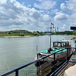 Villa Chic On The Rhine