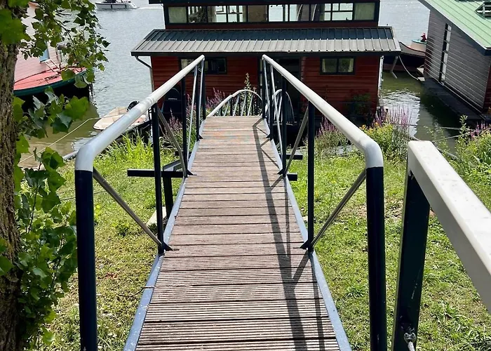 Chic On The Rhine * 阿纳姆